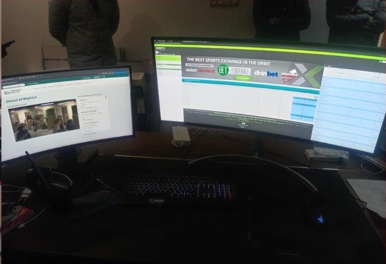 مراكش.. توقيف 5 مواطنين أجانب متورطين في قرصنة تطبيقات الرهان الإلكتروني