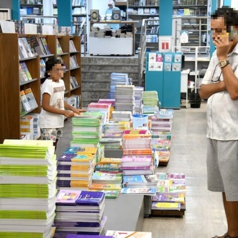 رغم مبادرات الكتبيين.. خبراء: الخصاص في كتب الريادة يهدد تكافؤ الفرص بين التلاميذ