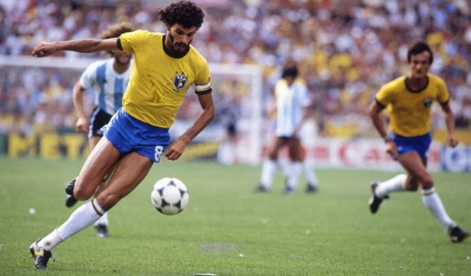 في الذكرى 14 لوفاته.. سقراطيس: أسطورة البرازيل الذي ناضل من أجل الديمقراطية