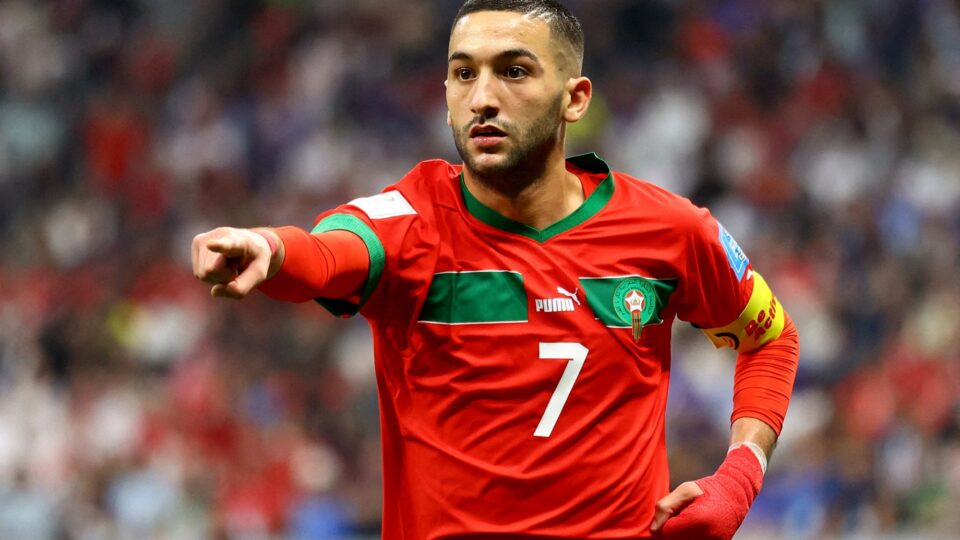 صفقة الوداد تنتظر الضوء الأخضر من الجامعة.. زياش بين القانون والملعب