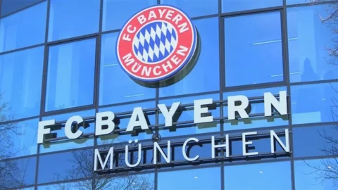 بايرن ميونيخ يعلن عن إيرادات قياسية ويعيد انتخاب رئيسه هاينر