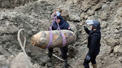 إزالة قنبلة من الحرب العالمية الثانية ببلغراد