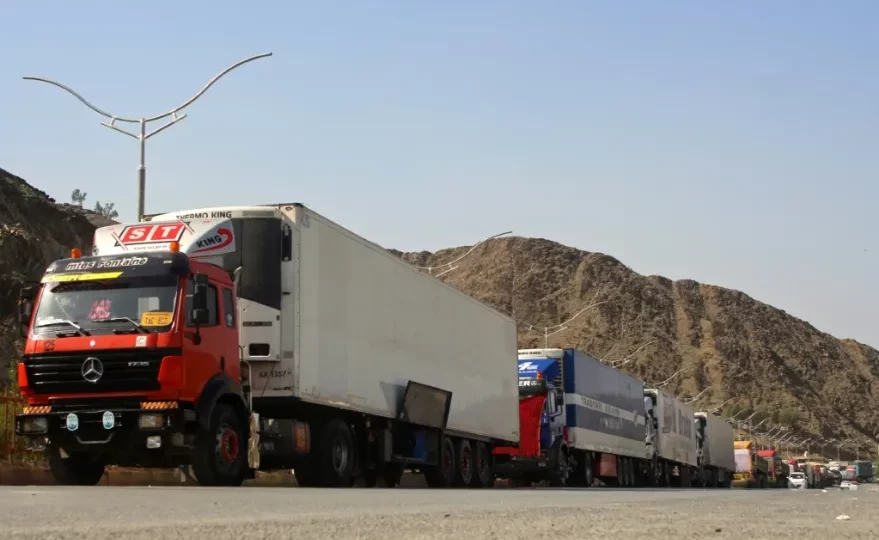 باكستان تفتح حدودها مع أفغانستان لإدخال المساعدات