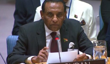 رئيس وزراء السودان يدعو الأمم المتحدة إلى دعم مبادرته للسلام