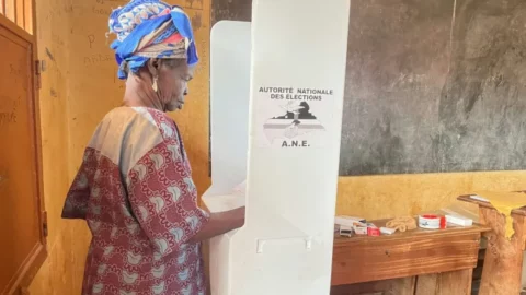 تواديرا نحو ولاية ثالثة رئيسا لإفريقيا الوسطى