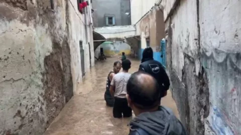 آسفي… السلطات تعلن مقتل 7 أشخاص وإسعاف 20 جراء الفيضانات