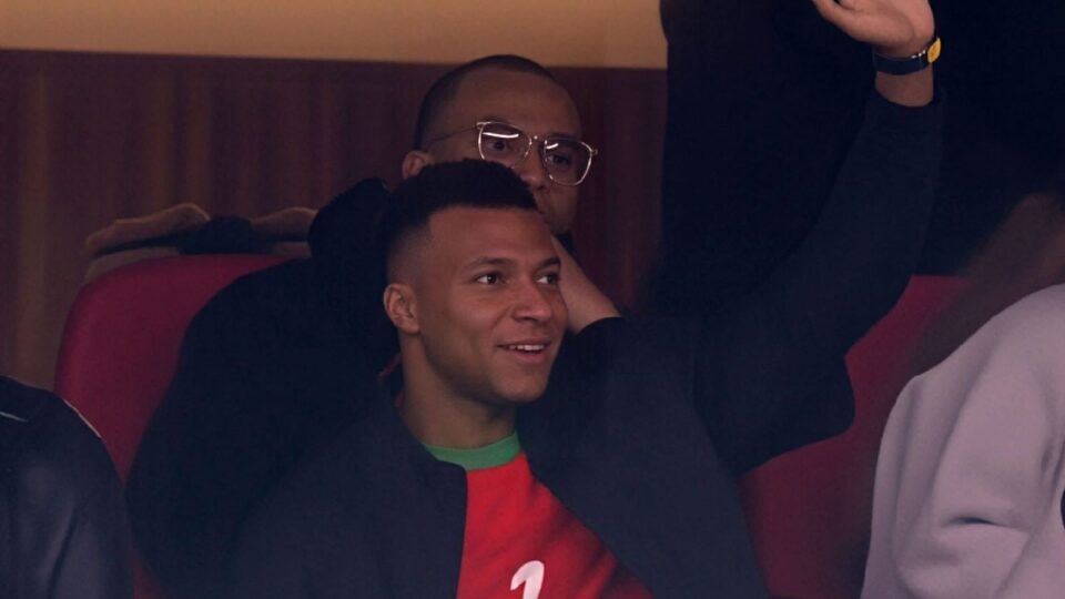 يتقدمهم مبابي.. نجوم يحضرون مباراة المغرب ومالي