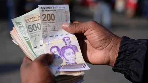 فنزويلا “المحاصرة” تقترح ميزانية مخفضة لعام 2026