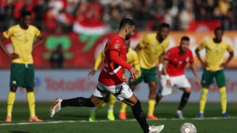 المنتخب المصري أول المتأهلين للدور ثمن النهائي بفوزه على جنوب افريقيا بهدف دون رد