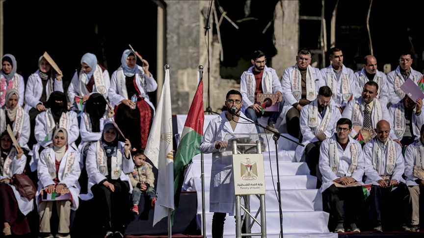 وسط الحرب والدمار.. غزة تحتفل بتخرج 168 طبيبا و500 من حفظة القرآن