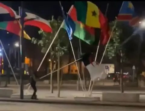 إزالة العلم الجزائري.. إحالة قاصرين على قاضي الأحداث بالدار البيضاء