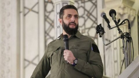 في ذكرى الإطاحة بالأسد.. الشرع يحض السوريين على توحيد جهودهم ويتعهد ببناء “سوريا قوية”