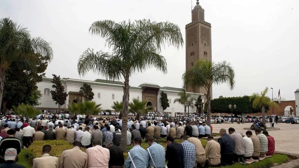 خطبة الجمعة تثير جدلا واسعا خوفا من “علمنة المجال العام باسم الدين”