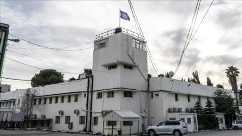 الاحتلال يقتحم ويفتش مقر “أونروا” المغلق بالقدس الشرقية