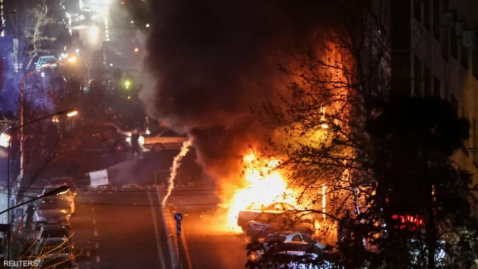 كندا تعلن مقتل أحد مواطنيها على يد “السلطات الإيرانية”