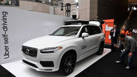 “أوبر” تكشف النقاب عن سيارة أجرة ذاتية القيادة