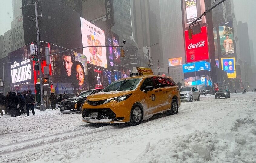 عاصفة تودي بعشرة أشخاص على الأقل في الولايات المتحدة