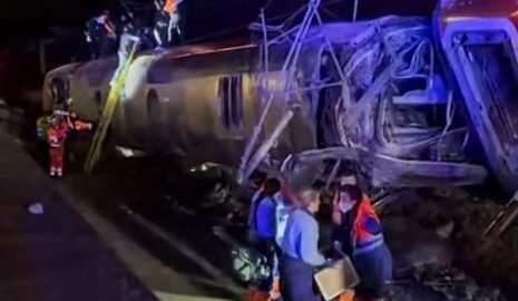  ارتفاع حصيلة تصادم القطارين في إسبانيا الى عشرة قتلى