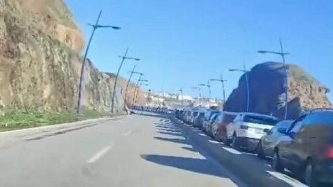 مواطنون ينتظرون ليلة كاملة.. أزمة معبر “باب سبتة” تتفاقم خلال عطلة نهاية السنة