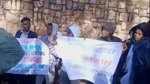 بعد محاولة لاجئ إحراق نفسه.. حقوقيون يحذرون من تدهور أوضاع اللاجئين بالمغرب