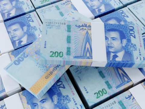 مركز: تراجع عجز السيولة البنكية إلى 155,9 مليار درهم