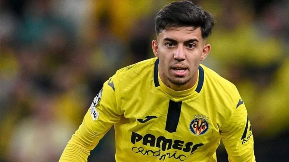 رايو فاييكانو يراهن على أخوماش لتعزيز خطه الهجومي