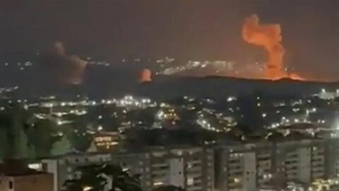 الولايات المتحدة الأميركية تشن ضربات عسكرية على فنزويلا