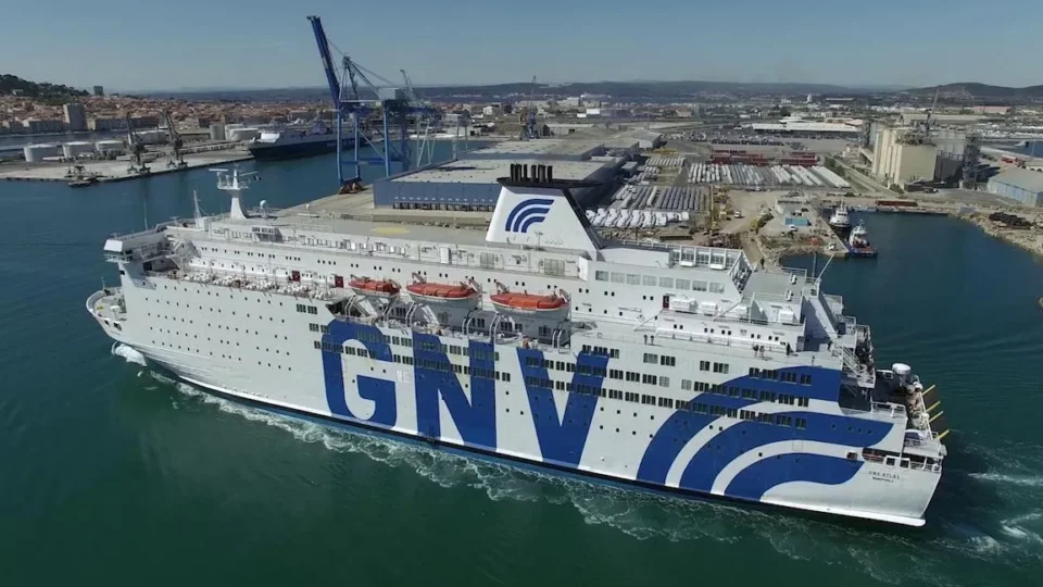 شركة “جي إن في” للنقل البحري تعزز خطوطها بين إسبانيا والمغرب