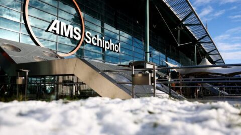 إلغاء أكثر من 800 رحلة جوية في فرنسا وهولندا بسبب تساقط الثلوج