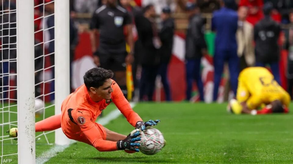 ياسين بونو.. يد الوطن