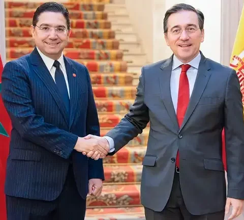 قطار “الحكم الذاتي” ينطلق من مدريد.. محللون: هروب الجزائر ينتهي والصحراء على أعتاب الحسم