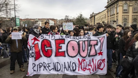 تظاهر المئات في ميلانو قبل انطلاق الألعاب الأولمبية