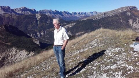 منها 10 سنوات بالمغرب.. مذكرات “بيدوفيل” فرنسي تكشف اعتداءه على 89 طفلا خلال 6 عقود