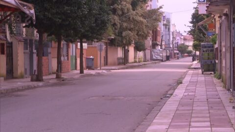 القصر الكبير تغلق أبوابها.. إخلاء واسع واستنفار غير مسبوق تحسبًا للفيضان المرتقب