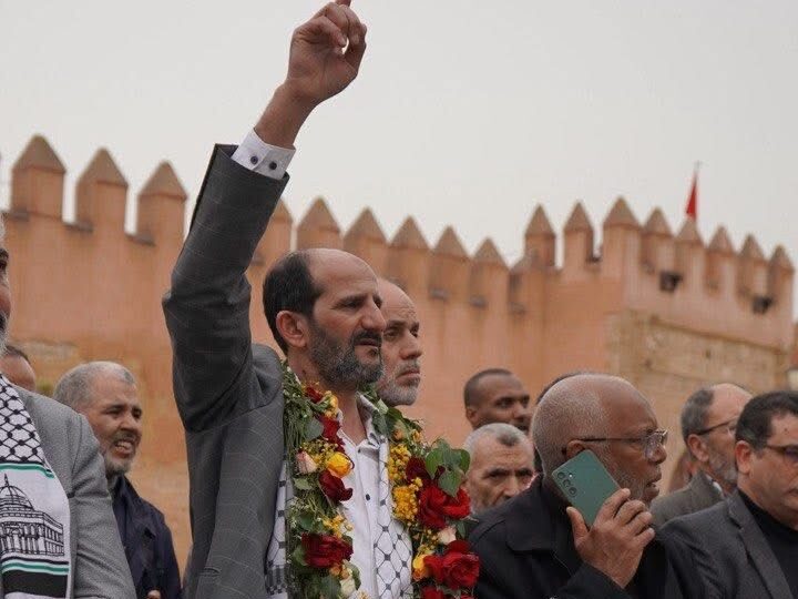 مناهض التطبيع محمد بوستاتي يعانق الحرية بعد عام من السجن على خلفية تدوينات