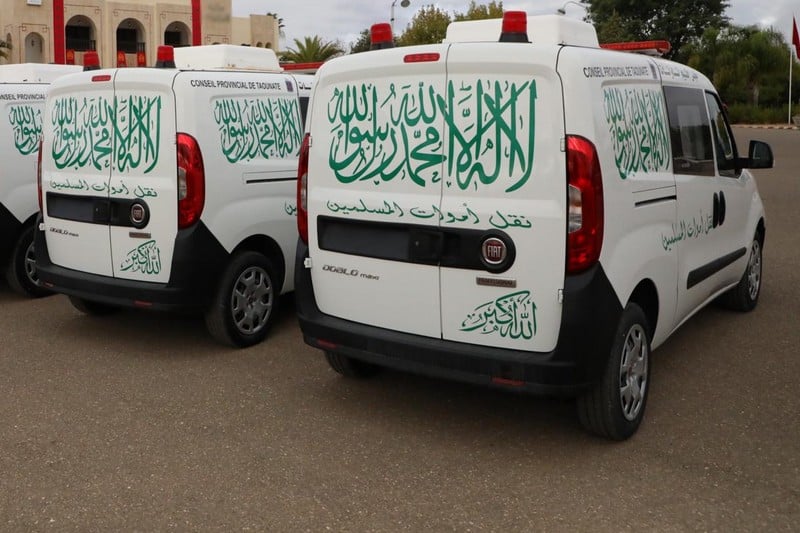 بين “علمنة الموت” وصون المقدس.. قرار منع كتابة “الشهادتين” على سيارات نقل الموتى يشعل الجدل