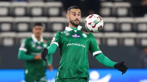 إصابة عضلية تبعد آدم النفاتي لثلاثة أسابيع عن الرجاء