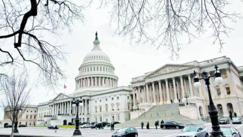 الكونغرس الأميركي يصوت على إنهاء شلل مالي بعد أيام من الجمود السياسي