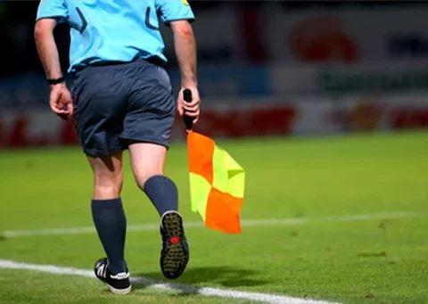 البطولة الوطنية.. توقيف خمسة حكام عقب مباراة الرجاء الرياضي واتحاد طنجة