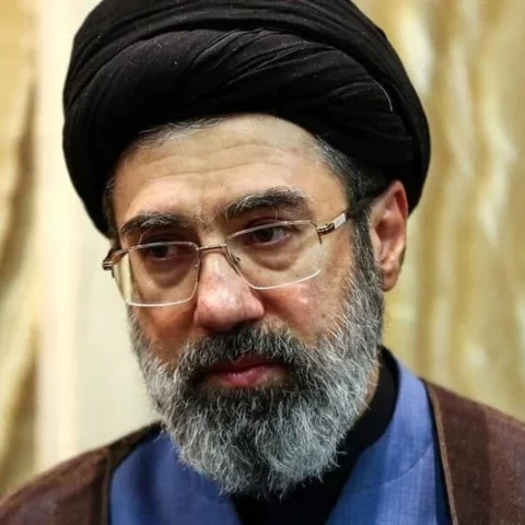 في زمن الحرب.. ماذا يعني تنصيب مجتبى خامنئي مرشداً أعلى لإيران؟