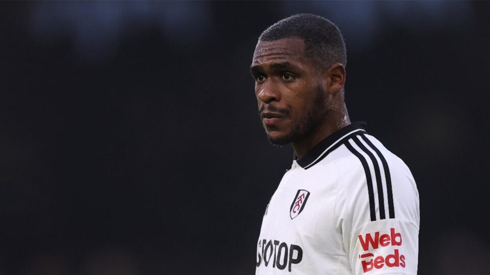 عيسى ديوب.. رحلة هوية بين 3 دول انتهت بقيادة دفاع «الأسود»