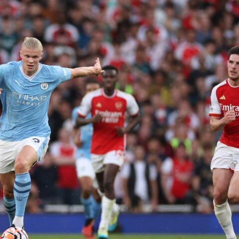 غوراديولا يقهر “تلميذه السابق”.. مانشستر سيتي يُتوج بكأس الرابطة الإنجليزية