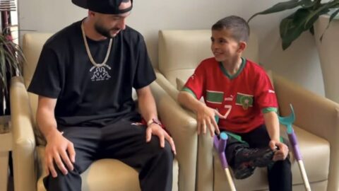 رسالة إنسانية.. زياش والطفل يونس يخطفان الأضواء