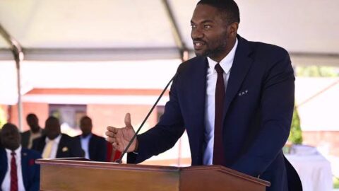 تعيين سامسون أدامو أمينا عاما مؤقتا للاتحاد الإفريقي لكرة القدم خلفا لموسينغو أومبا