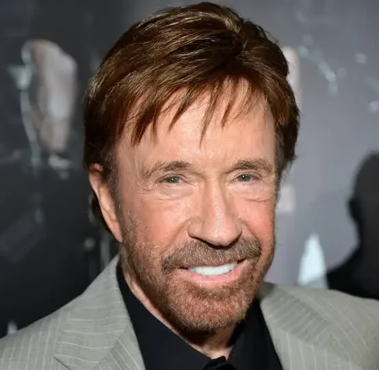 وفاة نجم الأفلام الأميركي تشاك نوريس عن 86 عاما