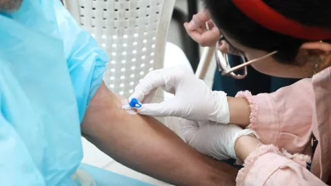 نقابيو الصحة يطالبون بإنصاف طلبة وخريجي المهن التمريضية ويرفضون “سياسة التعاقد”