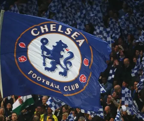 تغريم تشلسي بـ10.75 مليون جنيه ومنعه لعام من إجراء تعاقدات مع وقف التنفيذ
