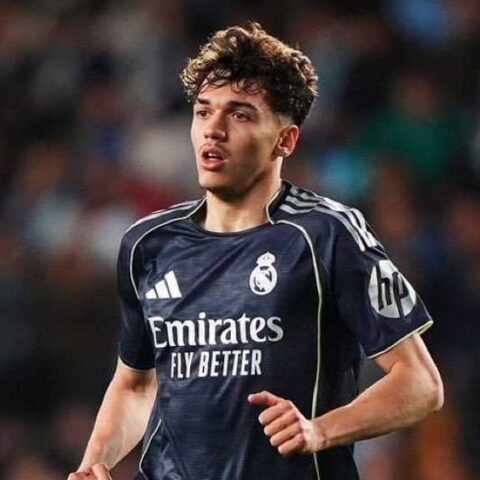 بيتارش يخطف أنظار المغاربة والإسبان قبيل حسم اختيار المنتخب