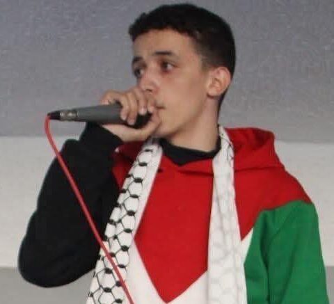 حقوقيون يطالبون بالإفراج الفوري عن الرابور الشاب صهيب قبلي ويعتبرون اعتقاله “تعسفياً”