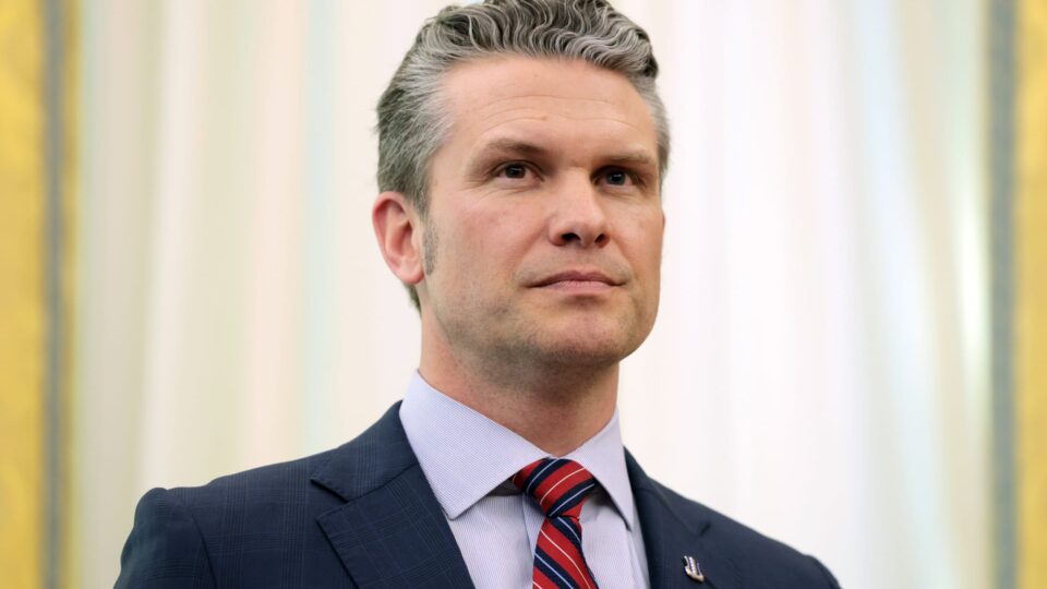 وزير الدفاع الأميركي يدلي بإفادته في الكونغرس بشأن حرب إيران